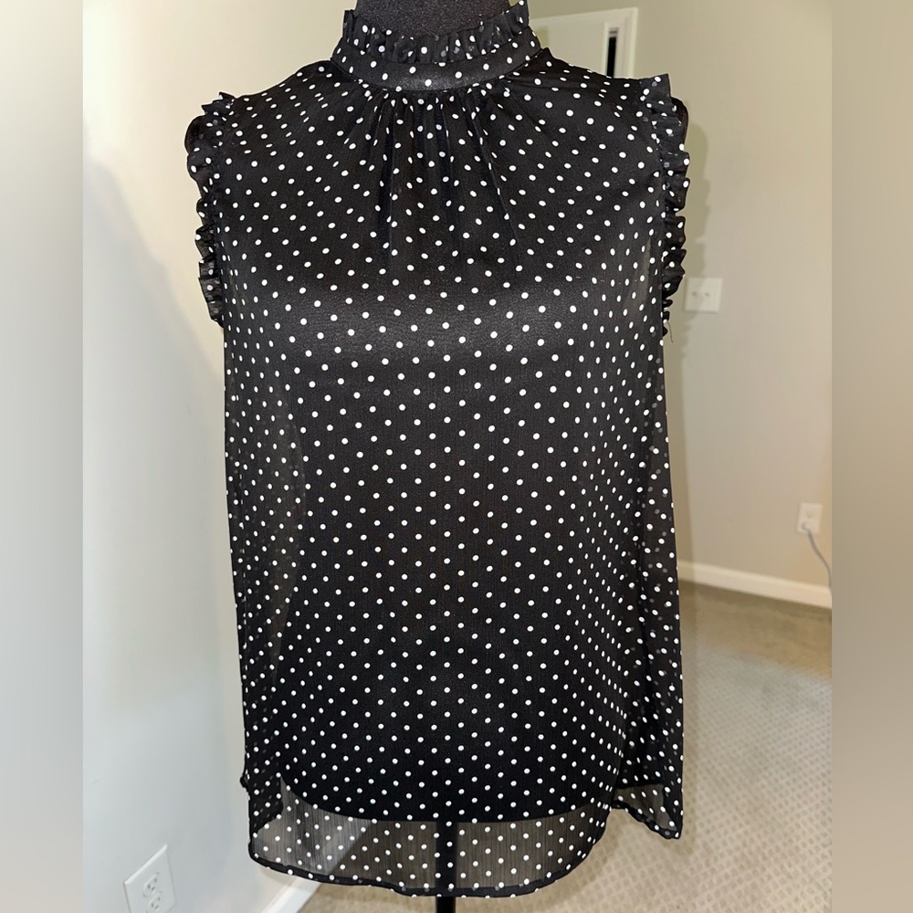 Who What Wear Black and White Sleeveless Ruffled Tunic